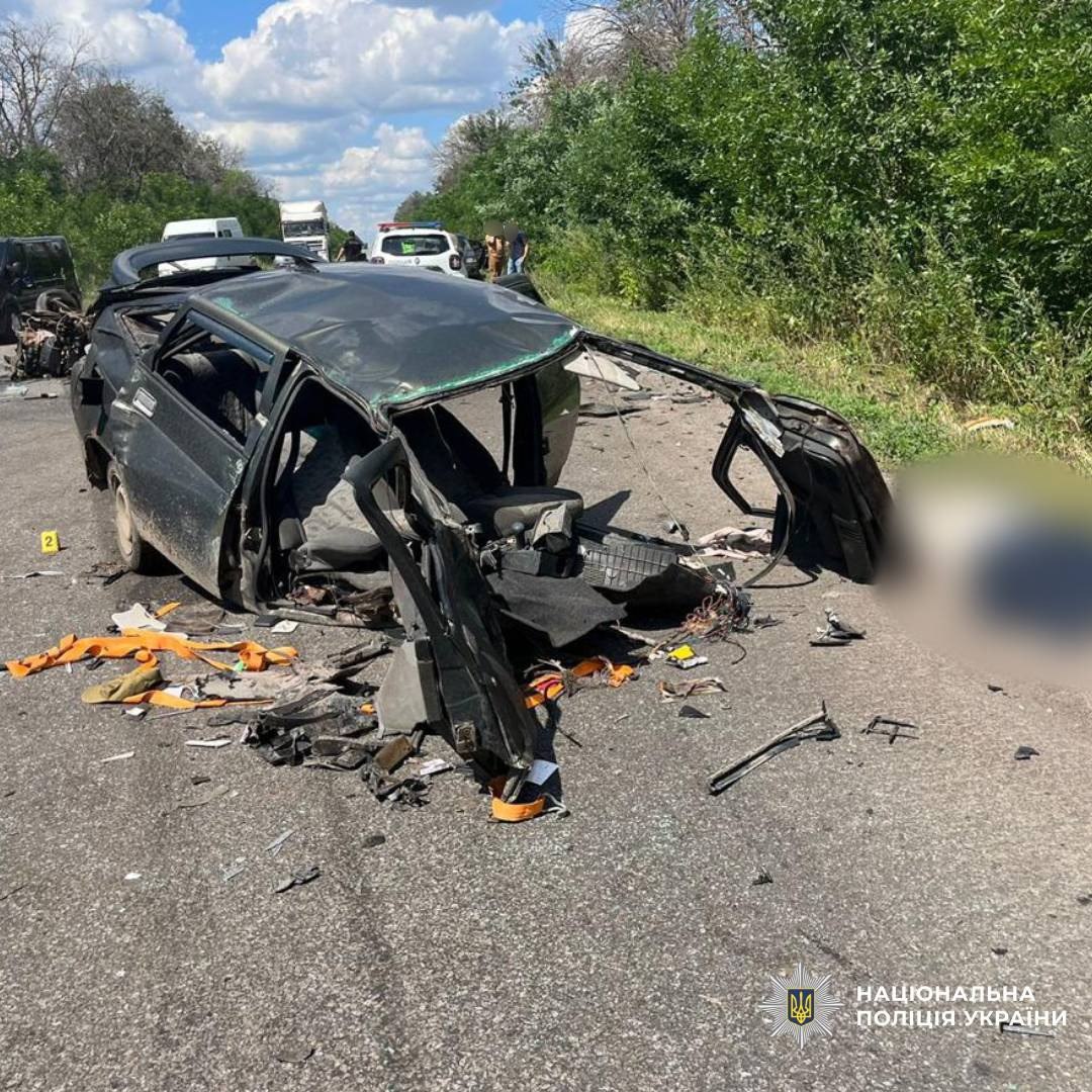 Загинув водій ВАЗа, який вилетів на зустрічну смугу та врізався у Renault Megane: Новини Харкова
